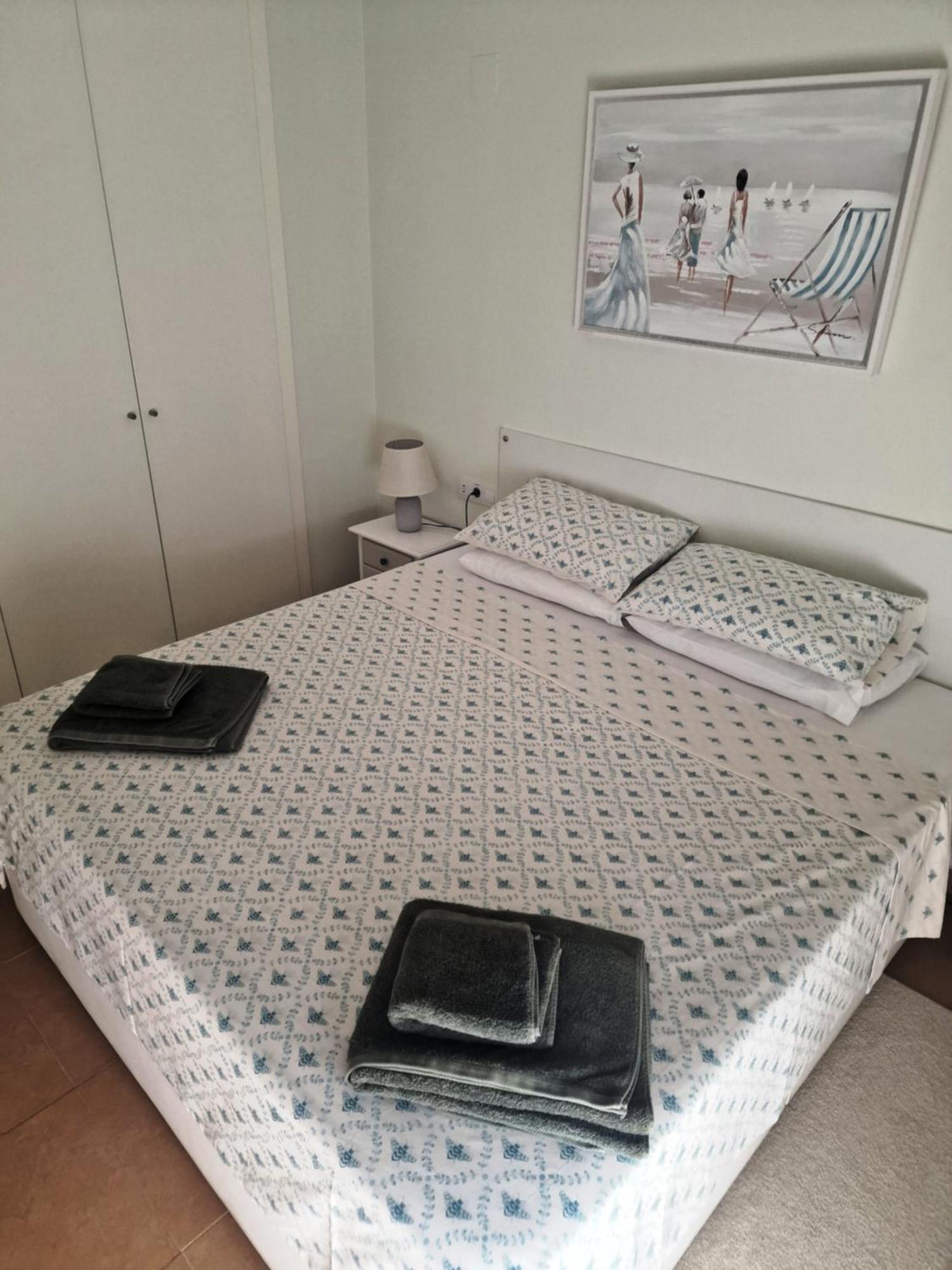 Immaculate 2-Bed Apartment In Pego Bagian luar foto